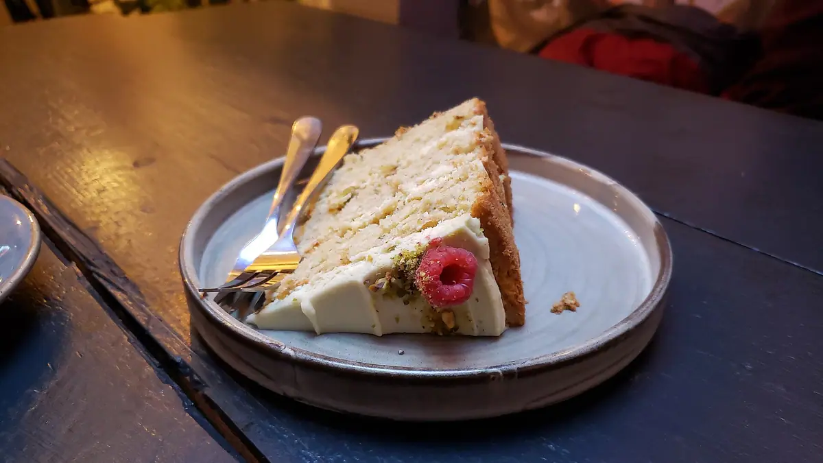 LuLu Cakes And Bake – cake shop in Grays town centre